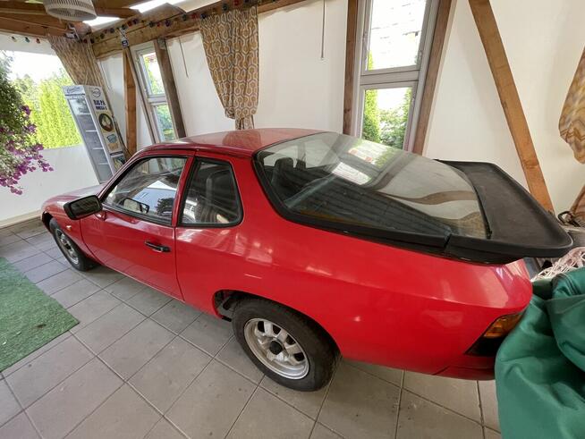 PORSCHE 924