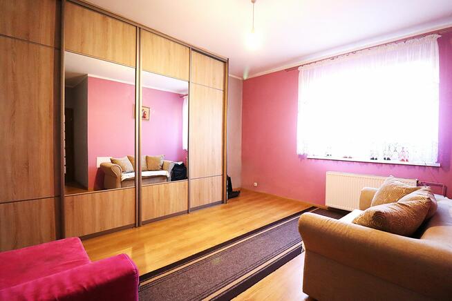 Dom z czerwonej cegły