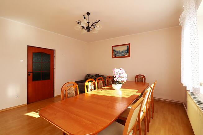 Dom z czerwonej cegły