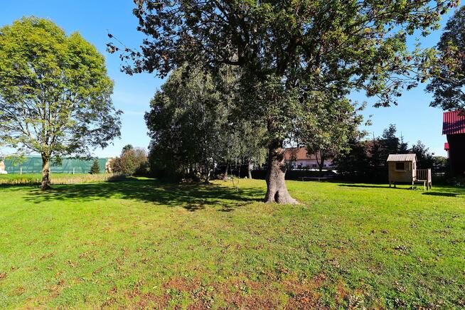 Dom z czerwonej cegły