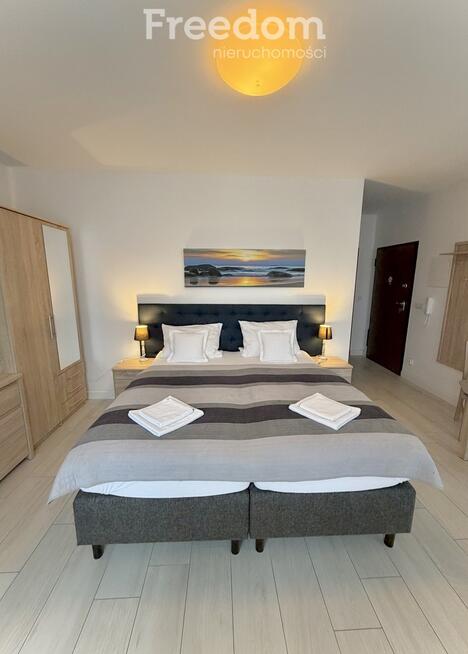 Aquamarina Studio z balkonem i garażem.