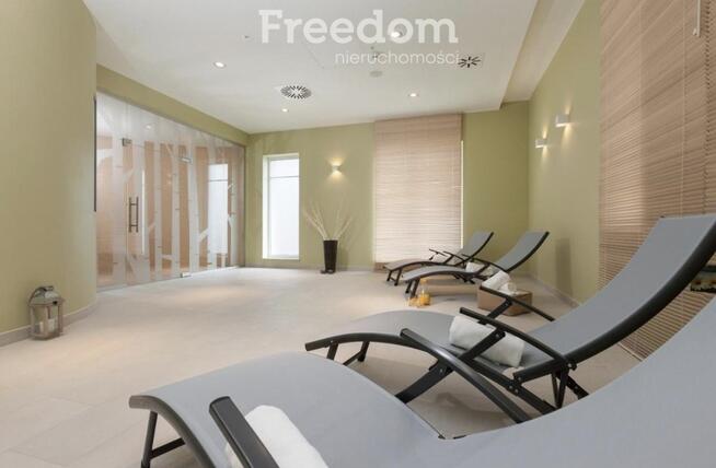 Aquamarina Studio z balkonem i garażem.