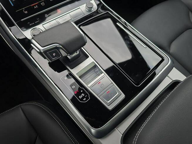 Audi Q7 7 os._S line_MatrixHD_OśSkręta_HeadUp_Panorama_4-strefy_Hak_Asystenc