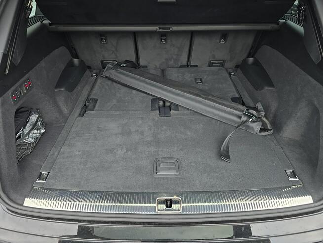 Audi Q7 7 os._S line_MatrixHD_OśSkręta_HeadUp_Panorama_4-strefy_Hak_Asystenc