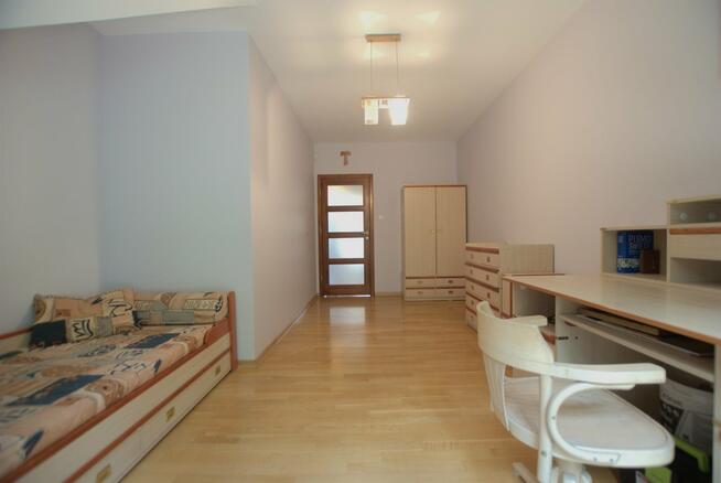 Dom Kielce Baranówek, Obrzeżna