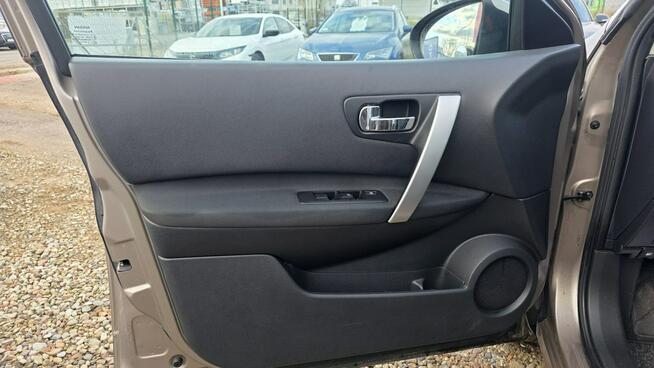 Nissan Qashqai Climatronic navi camera cofania