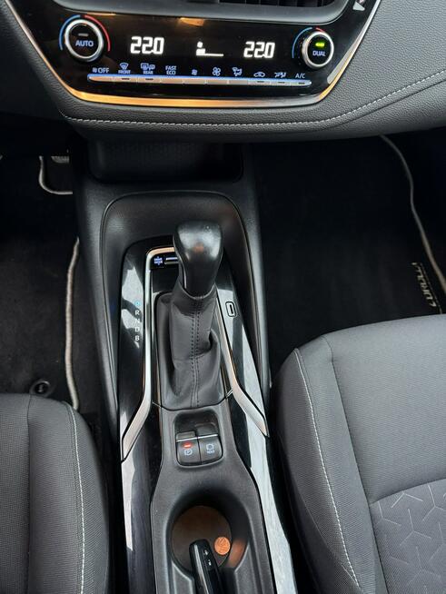 Toyota Corolla 1.8 HSD 80 tyś km Virtual Ast. Parkowania Distronic