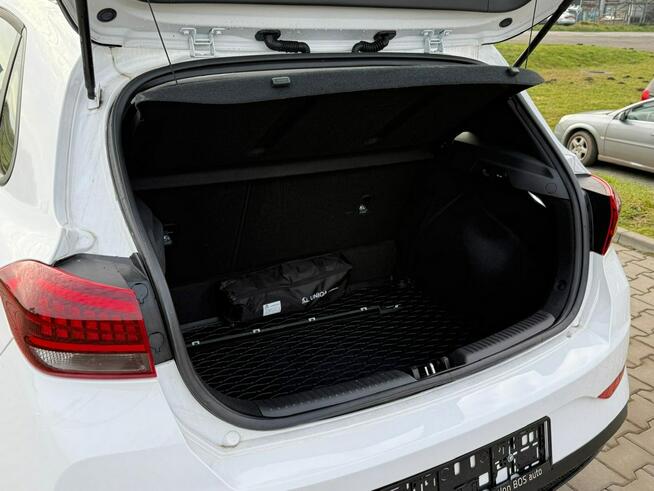 Hyundai i30 Comfort*KameraCofania*Lift*NiskiPrzebieg*Zadbany*Serwisowany*Led*Navi