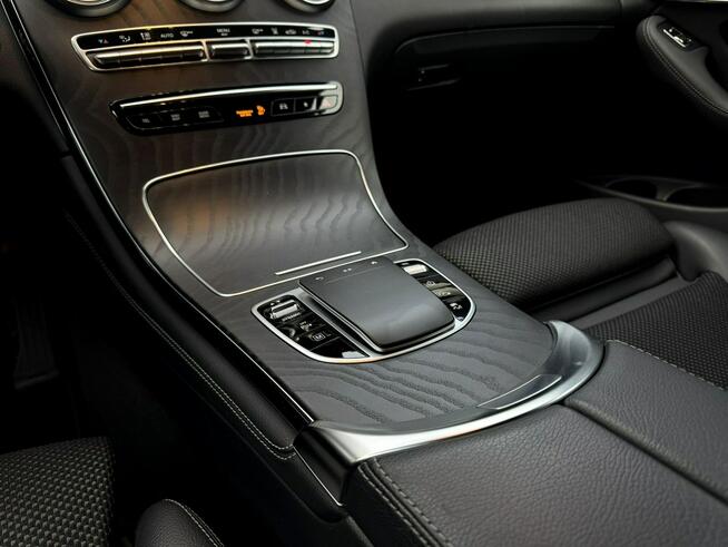 Mercedes GLC 300 300e Hybryda Plug In 320KM 4Matic Full LED Bezwypadkowy Faktura VAT23%