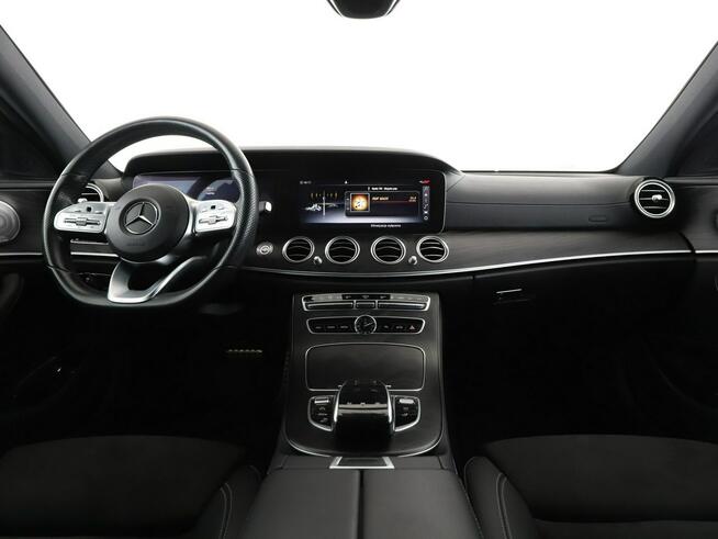Mercedes E 200 PHEV full LED navi skóra/alcantara kamery duże virtuale