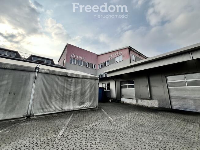 Funkcjonalny budynek produkcyjno-handlowy