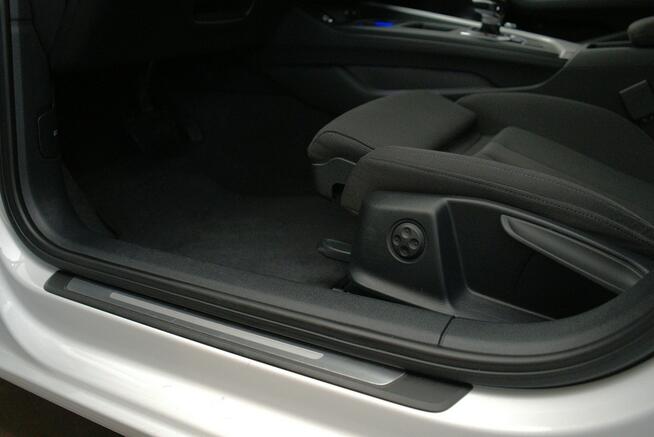 Audi A4 35TFSI Stronic Led Tempomat Ambiente Kamera Alu18" SalonPL Gwarancja