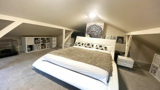 Dwa niewielkie domy na działce 3,3 ar w Sieradzu