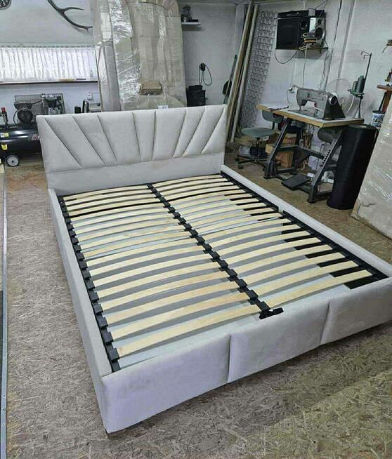 Łóżka sypialniane, tapicerowane