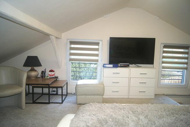 Dwa niewielkie domy na działce 3,3 ar w Sieradzu