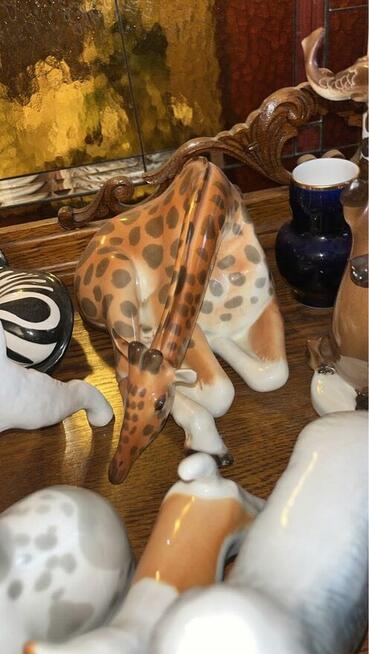 Żyrafa Łomonosow z Rosyjskiej wytwórni porcelan