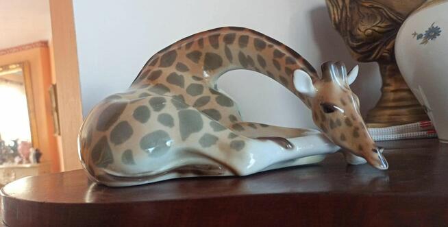 Żyrafa Łomonosow z Rosyjskiej wytwórni porcelan