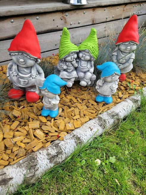 Piesek gipsowy Labrador dekoracja ogrodowa pies z gipsu