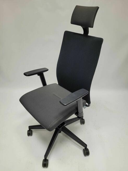 Fotel biurowy Nowy Styl Intrata z zagłówkiem - duża ilość