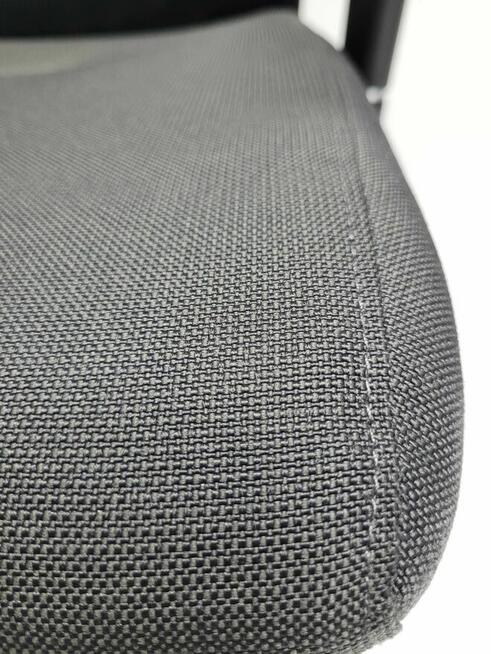 Fotel biurowy Nowy Styl Intrata z zagłówkiem - duża ilość