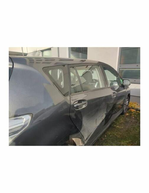 Syndyk sprzeda udział 1/10 w prawie własności Toyota Verso