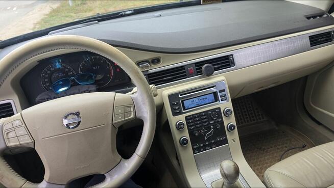 Syndyk sprzeda samochód Volvo XC70 - 80%