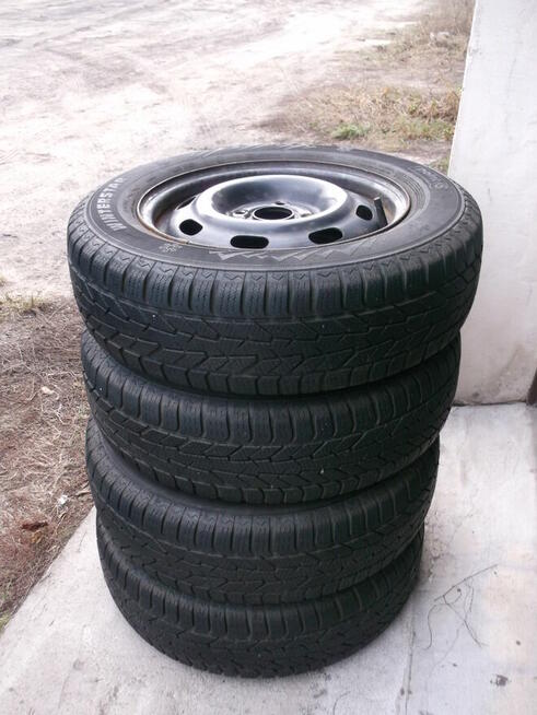 Koła z oponami zima cena za komplet.