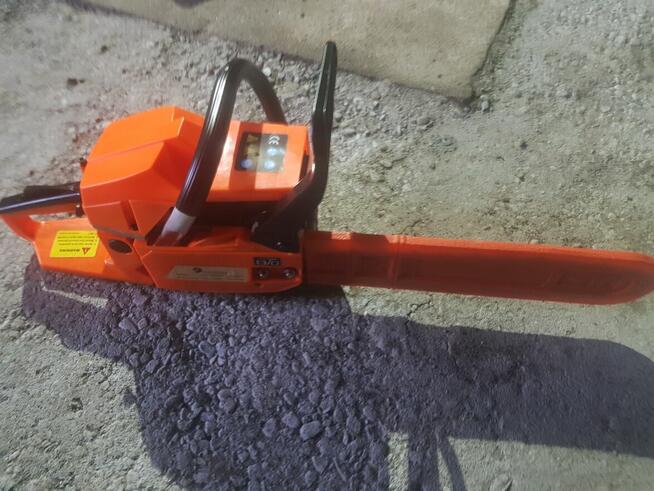 Sprzedam pile spalinowa