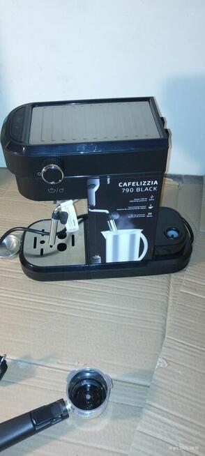 Ekspres CECOTEC Cafelizzia 790 Czarny