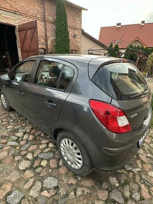 Opel Corsa 2010 uszkodzony
