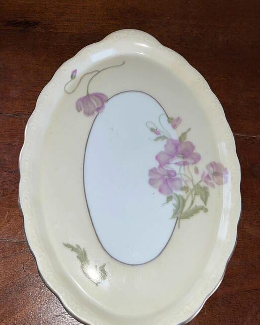 Patera została wykonana w manufakturze KPM. Germany. Krister