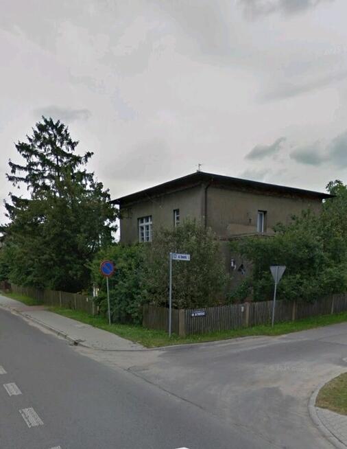 Dom z dużym ogrodem