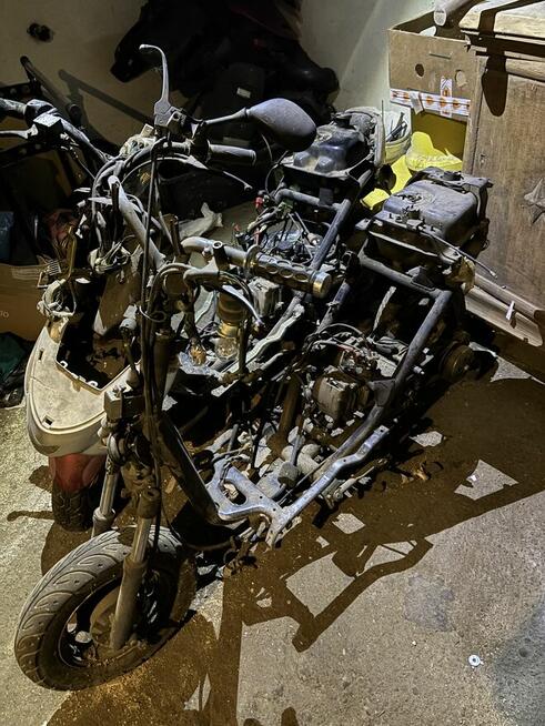 Dwa skutery do naprawy