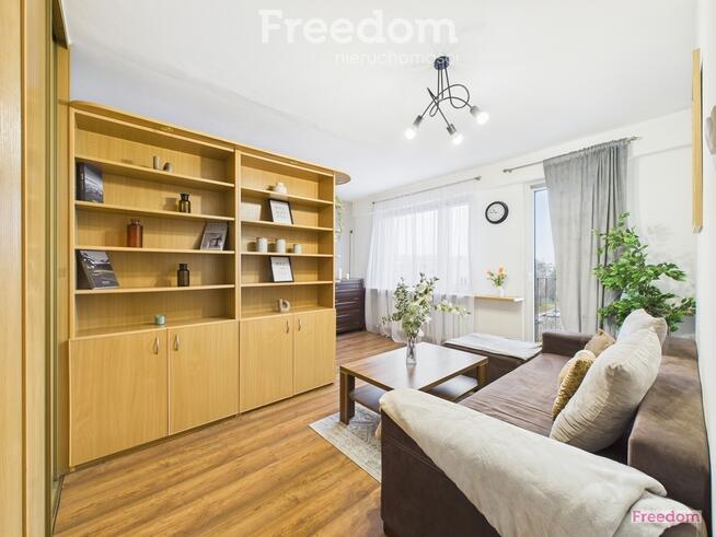 Kawalerka podzielona na salon i sypialnię- Północ