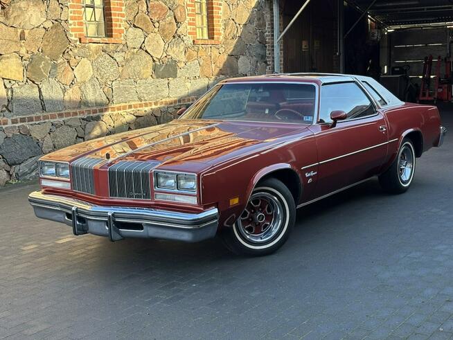Oldsmobile Cutlass Supreme 1977 – Rocket 350 V8 T-Tops