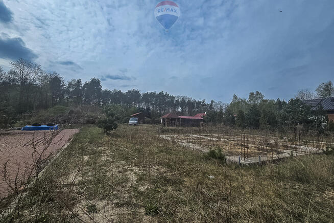 Leonów • Działka z budową i mediami • 1300 m²