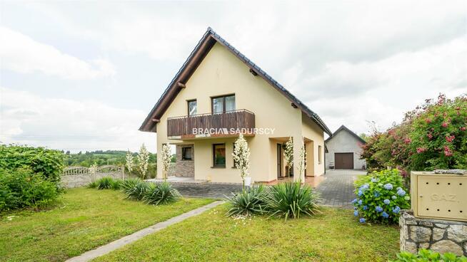 Dom Bęczyn gm. Brzeźnica, Główna