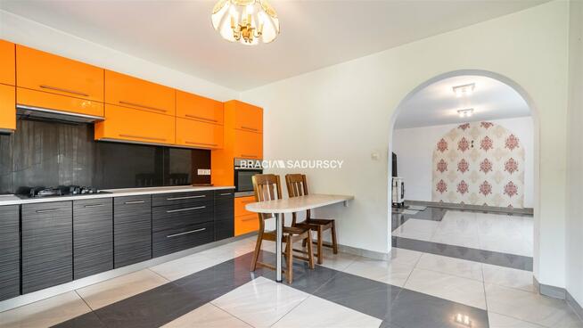 Dom Bęczyn gm. Brzeźnica, Główna