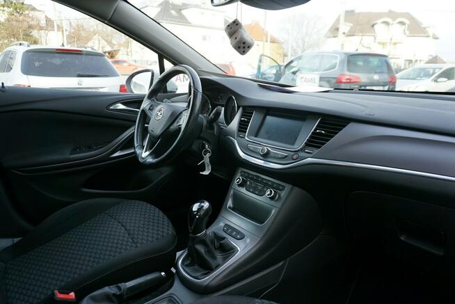 Opel Astra zarejestrowany, ubezpieczony