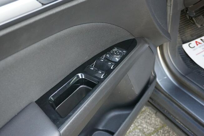 Ford Mondeo zarejestrowany, ubezpieczony