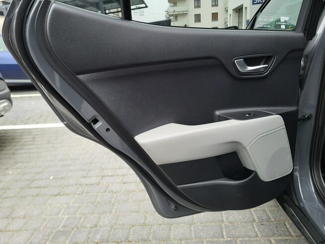 Kia Stonic martwe pole/ledy/keyless/benzyna/26 tys km przebiegu/gwarancja