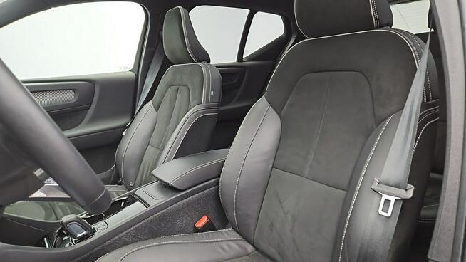 Volvo XC 40 Recharge AWD Pro aut ! Z Polskiego Salonu ! Faktura VAT !