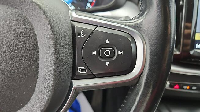 Volvo XC 60 D4 Momentum Pro aut ! Z Polskiego Salonu ! Faktura VAT !