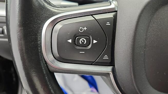 Volvo XC 60 D4 Momentum Pro aut ! Z Polskiego Salonu ! Faktura VAT !