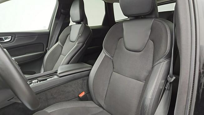 Volvo XC 60 AWD Plug-In Hybrid Momentum Pro ! Z Polskiego Salonu ! Faktura VAT !