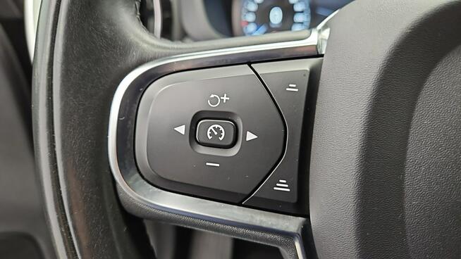 Volvo XC 60 AWD Plug-In Hybrid Momentum Pro ! Z Polskiego Salonu ! Faktura VAT !