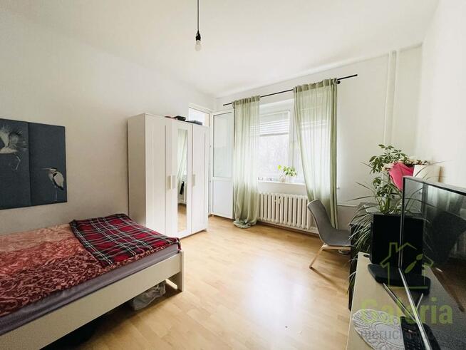 Mieszkanie w kamienicy; 3 pokoje z loggią