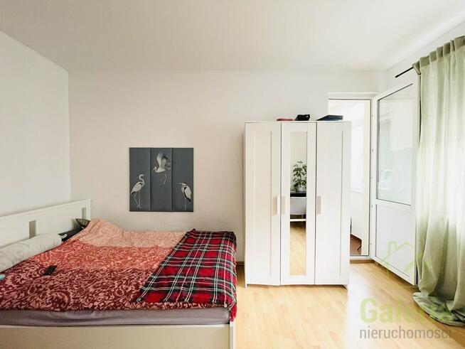 Mieszkanie w kamienicy; 3 pokoje z loggią