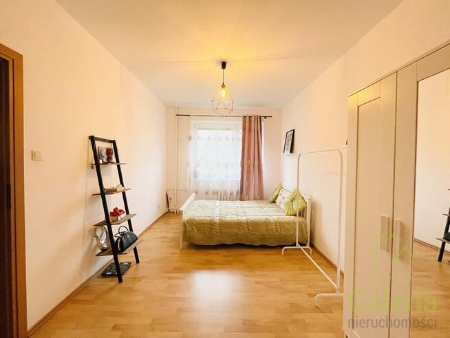 Mieszkanie w kamienicy; 3 pokoje z loggią