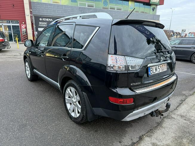 Mitsubishi Outlander 2,0 TDI 140KM Manual 4x4 Hak Xenon Skóry Polski salon Zadbany